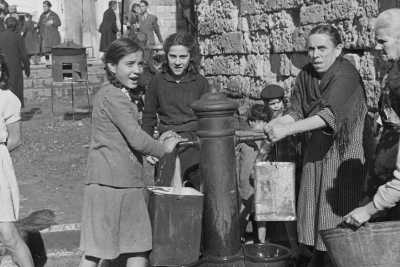 La Bari del 1943 negli splendidi scatti di un fototografo di guerra neozelandese